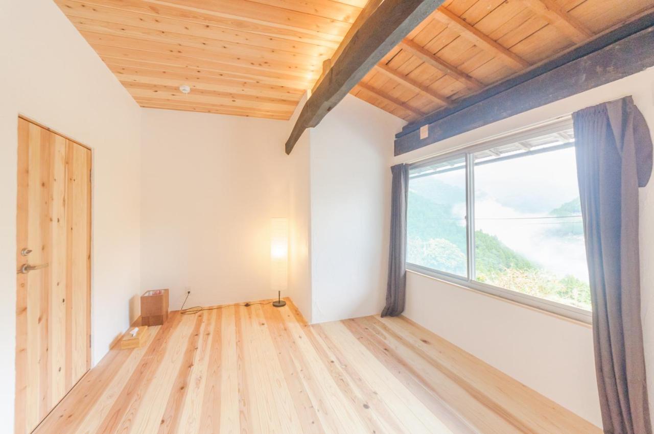 Hotel 古民家グランピングmatoba Miyoshi  Exterior foto